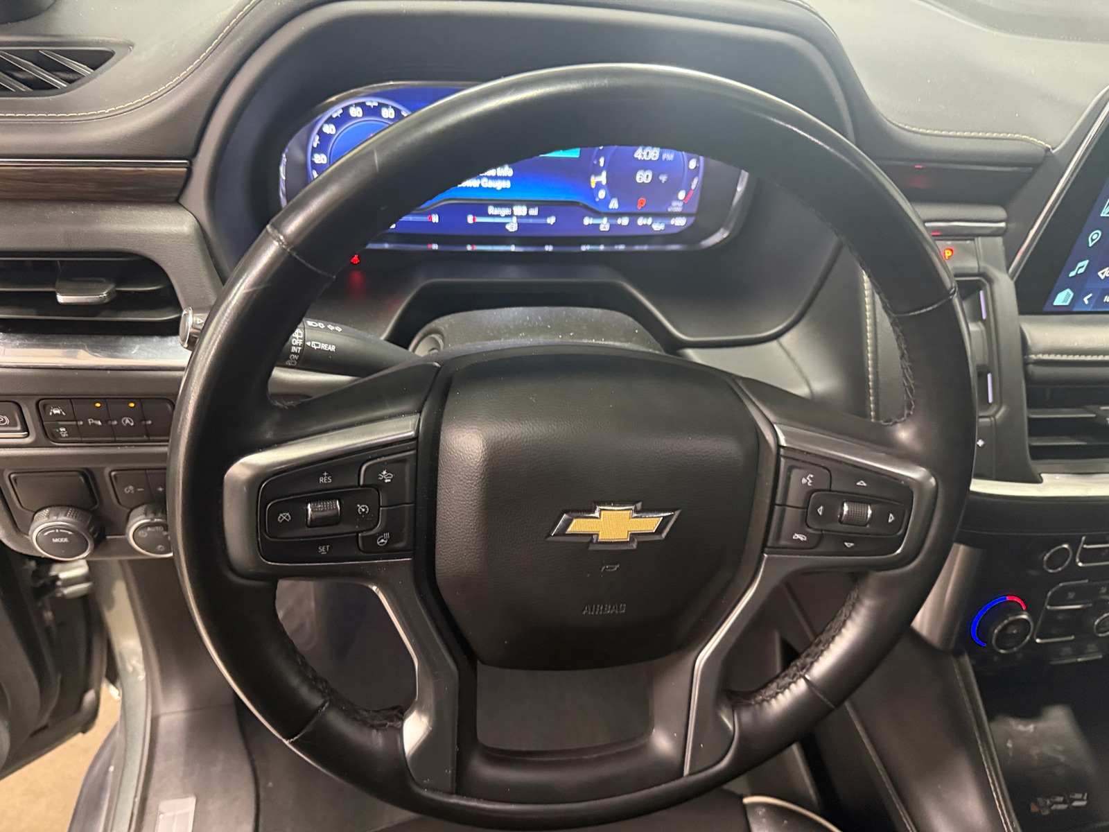 Thumbnail: 2023 Chevrolet Suburban - 4