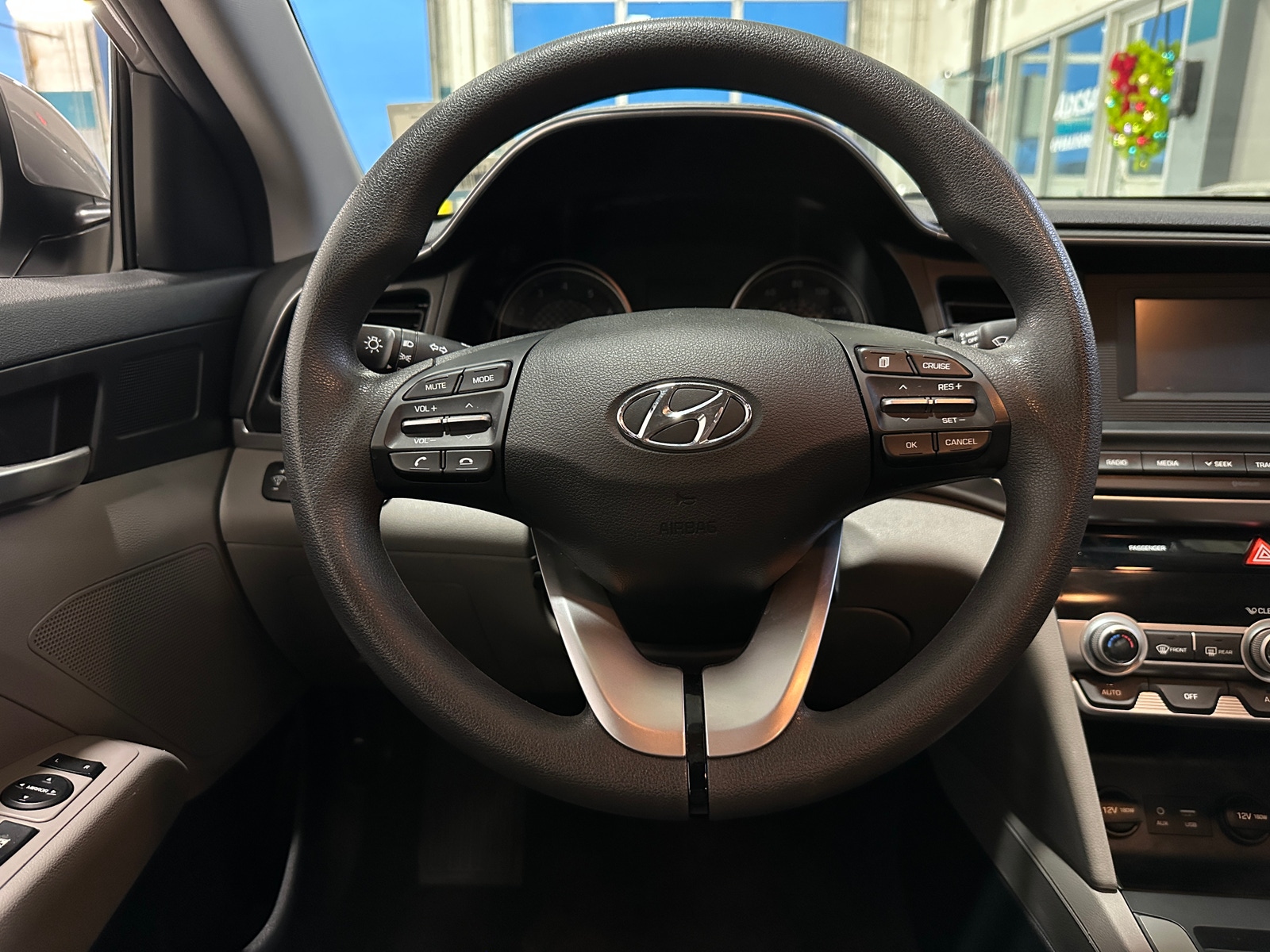 Thumbnail: 2020 Hyundai Elantra - 5