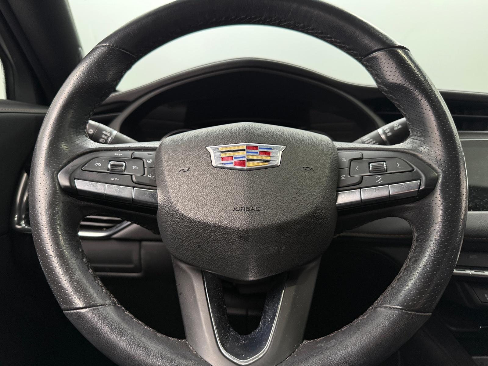 Thumbnail: 2022 Cadillac XT4 - 4