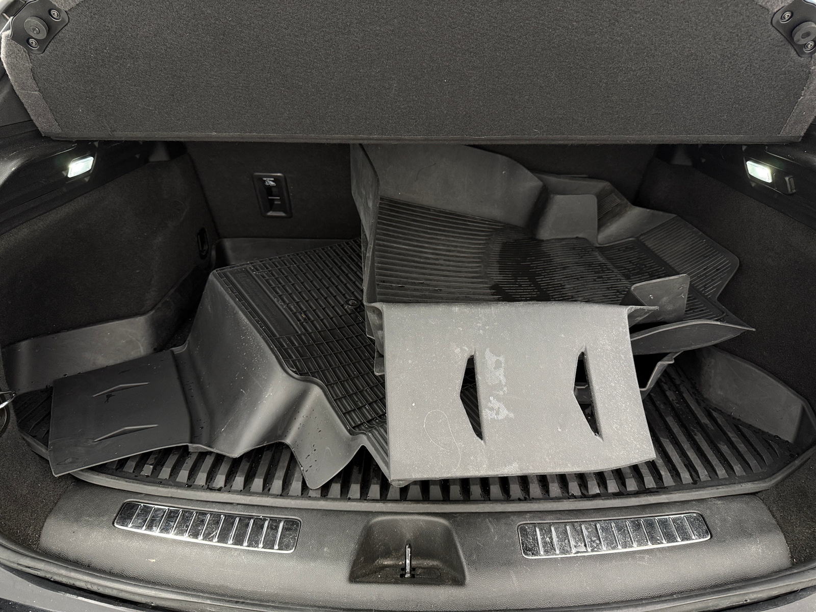 Thumbnail: 2022 Cadillac XT4 - 6