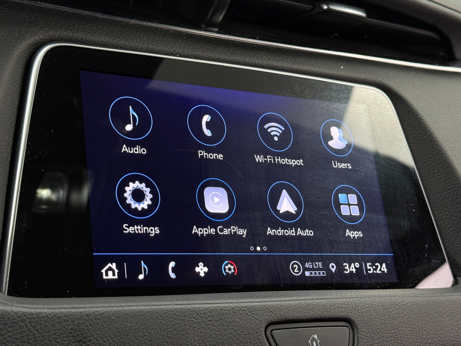 Thumbnail: 2022 Cadillac XT4 - 3