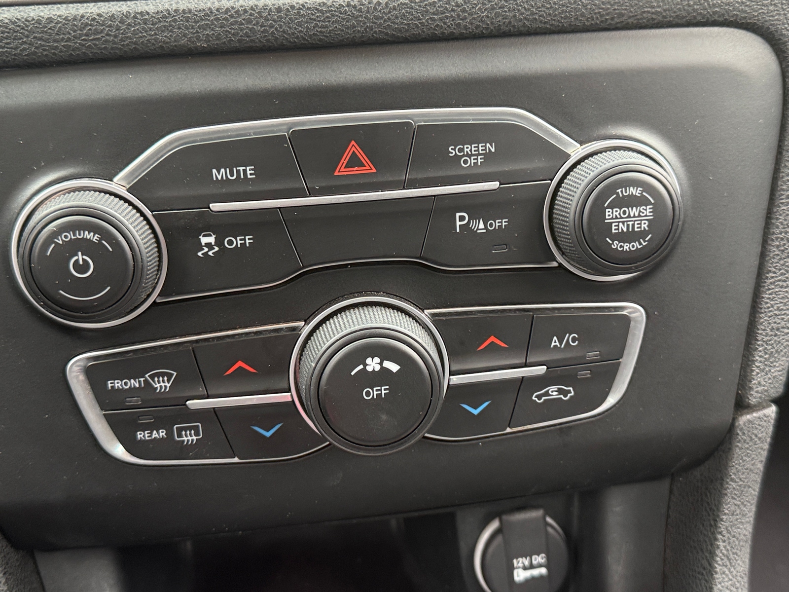 Thumbnail: 2023 Dodge Charger - 4