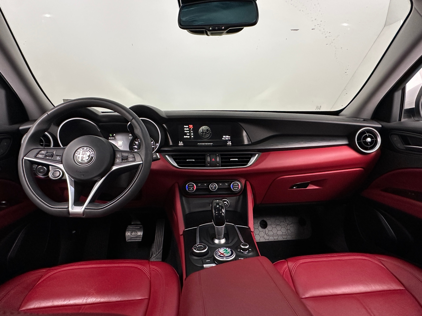 Thumbnail: 2019 Alfa Romeo Stelvio - 2