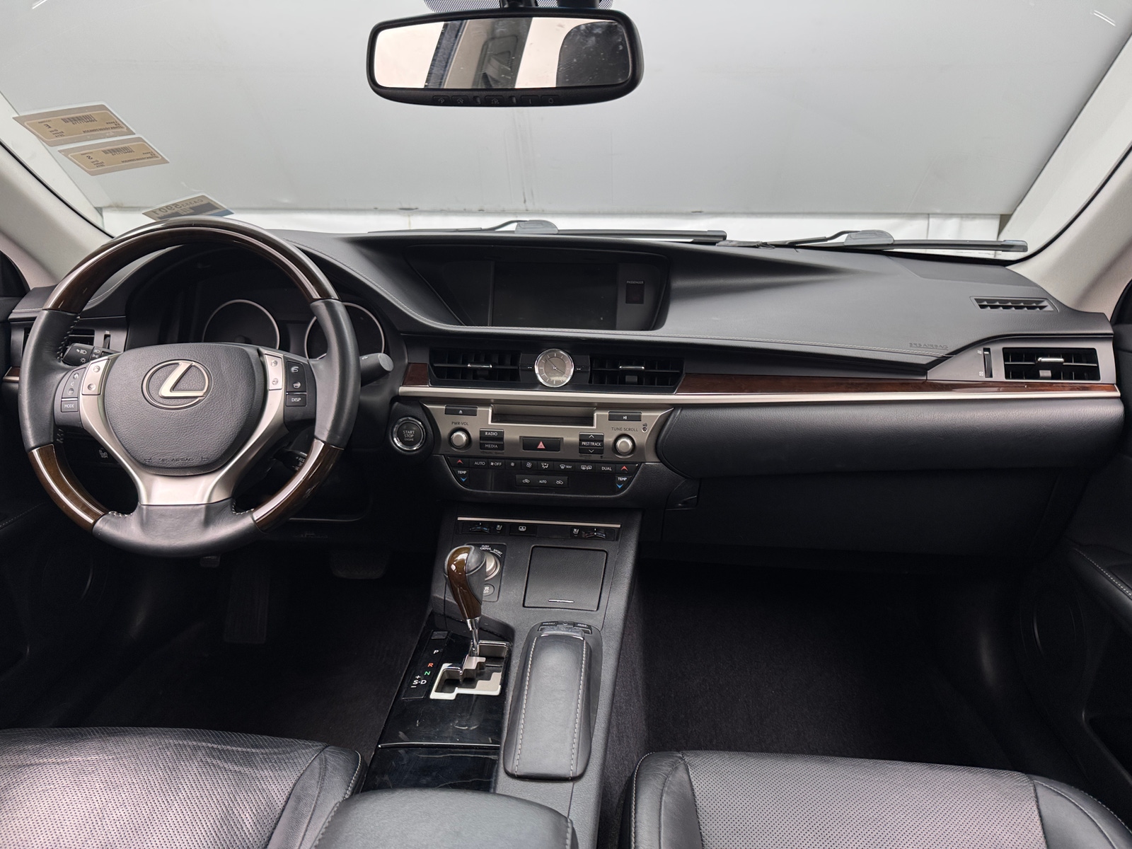 Thumbnail: 2014 Lexus ES - 2