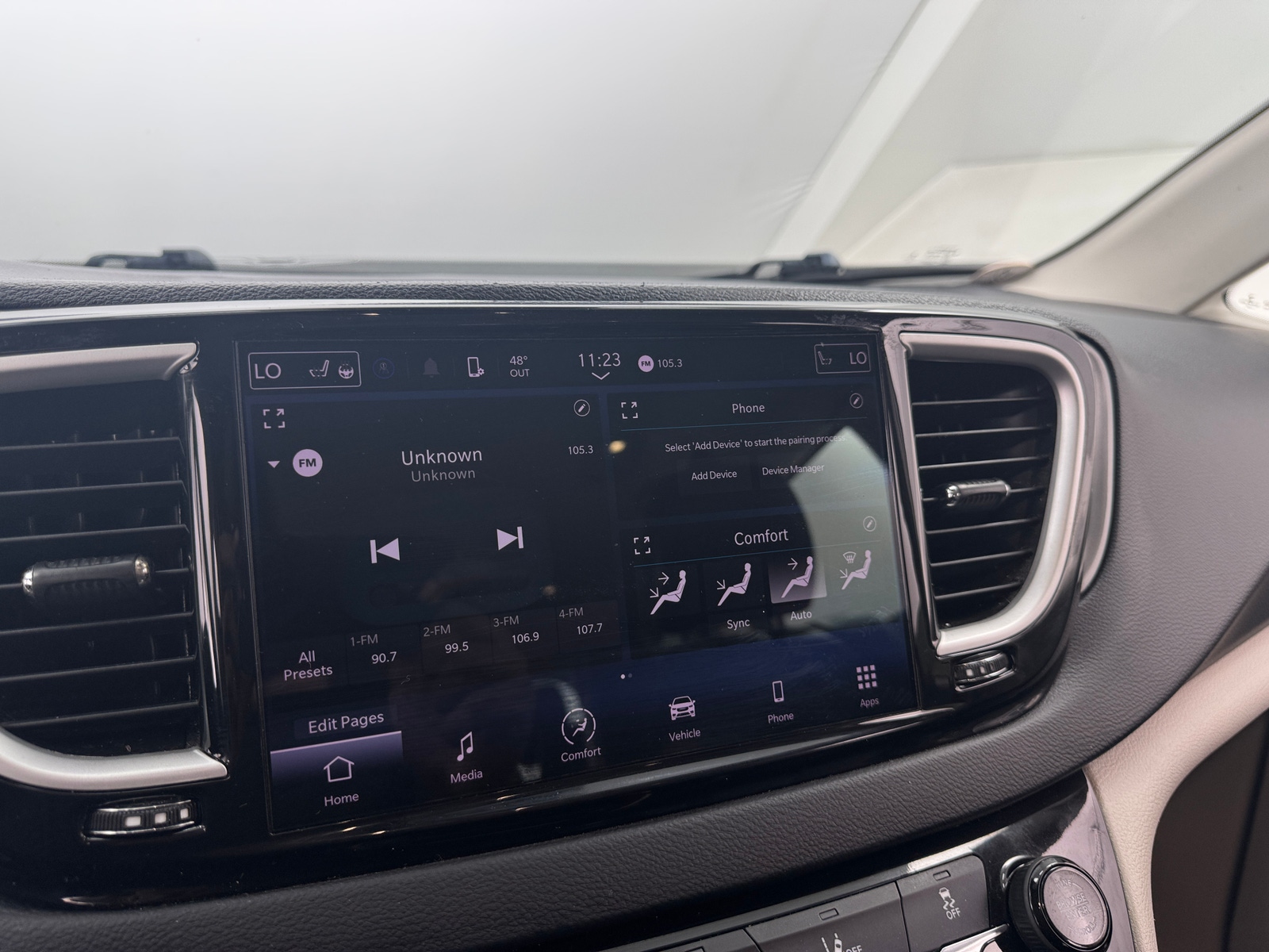 Thumbnail: 2022 Chrysler Pacifica - 3