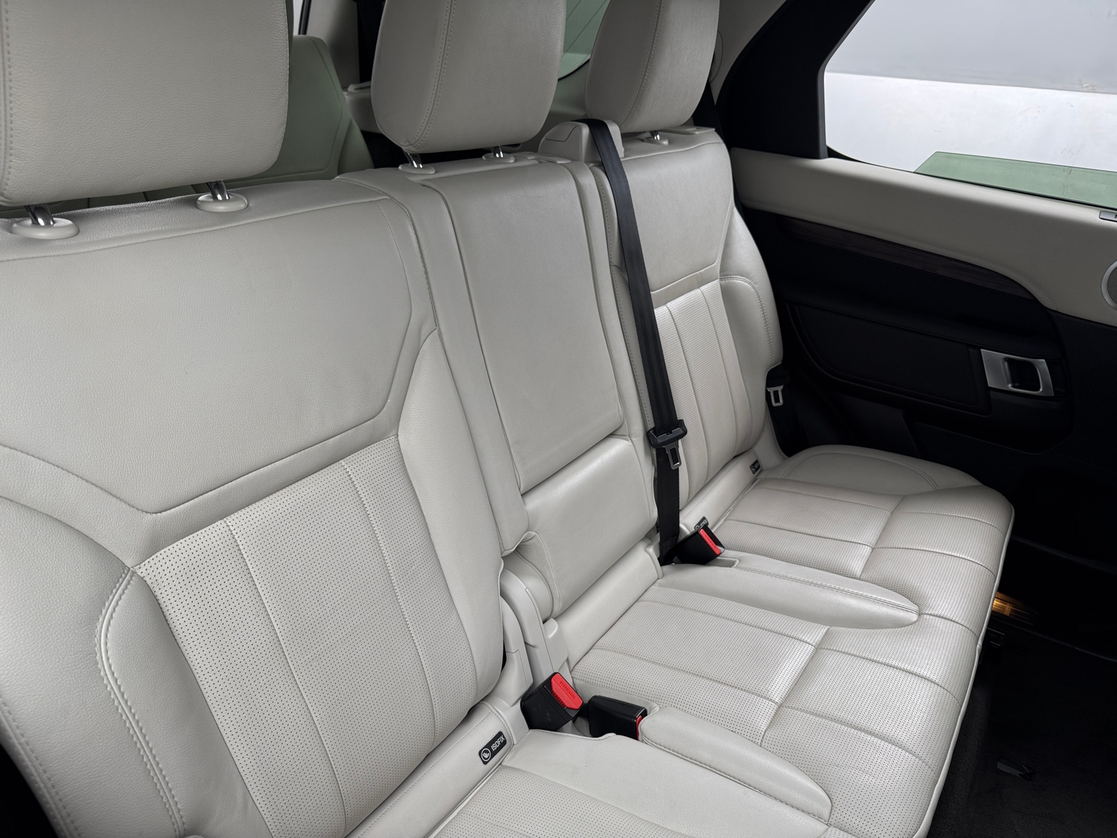 Thumbnail: 2019 Land Rover Discovery - 5