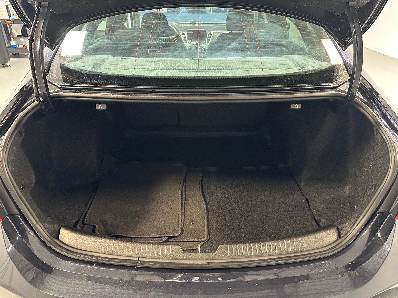 Thumbnail: 2023 Chevrolet Malibu - 7