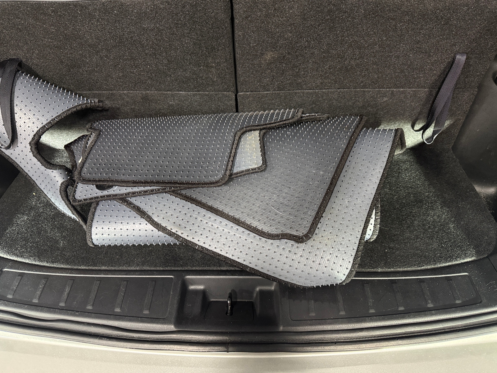 Thumbnail: 2023 Mitsubishi Outlander - 6