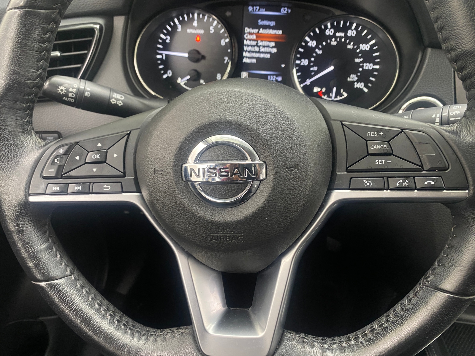 Thumbnail: 2017 Nissan Rogue Sport - 4