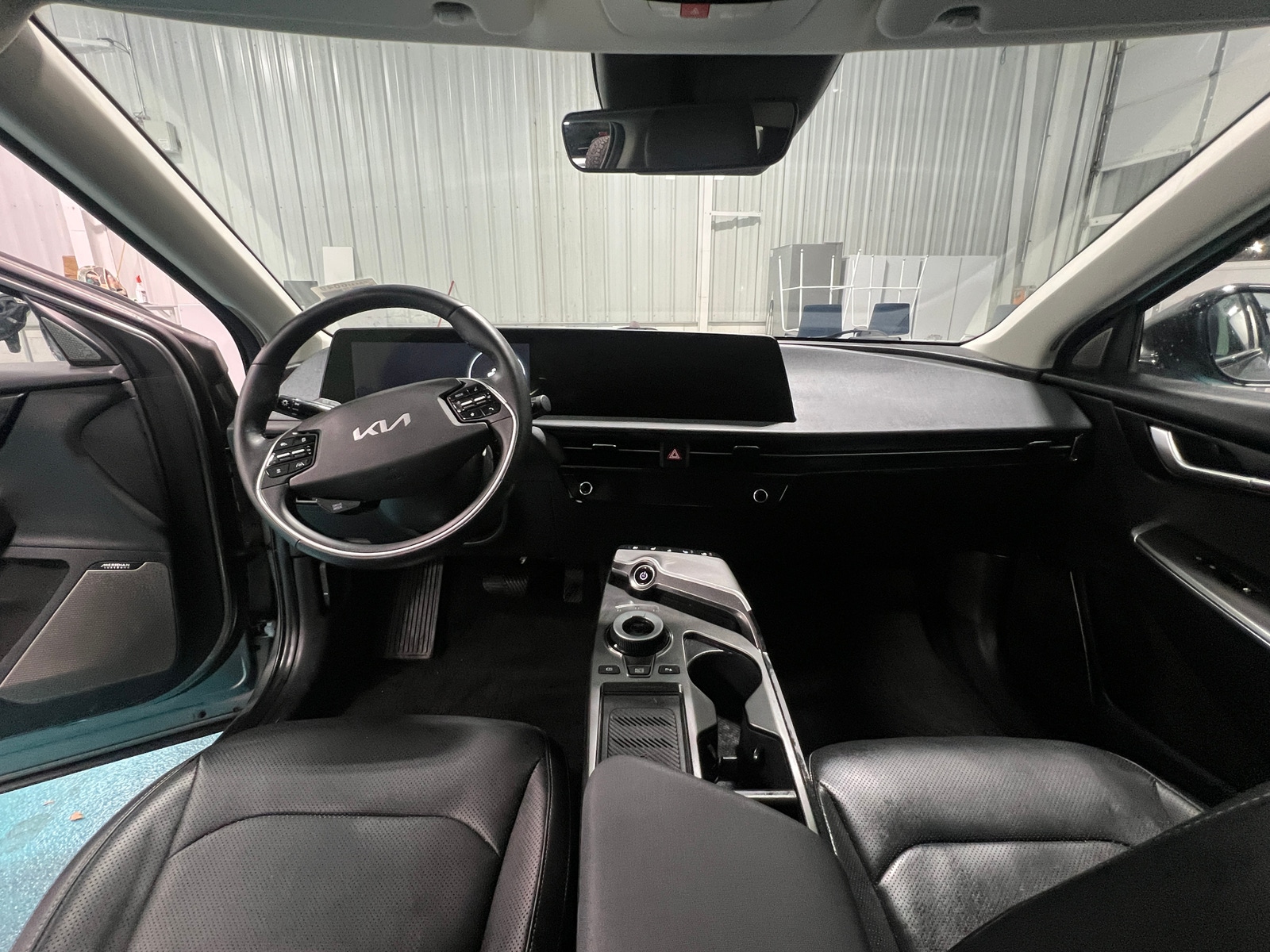 Thumbnail: 2022 Kia EV6 - 2