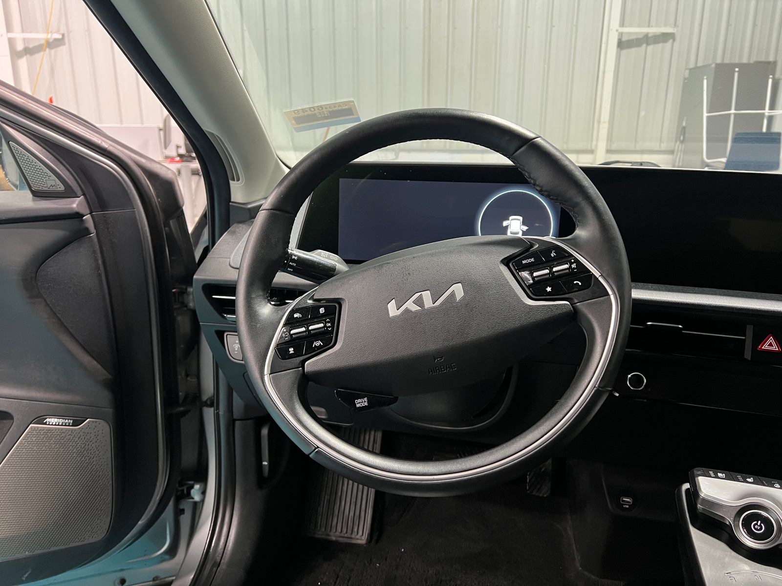 Thumbnail: 2022 Kia EV6 - 4