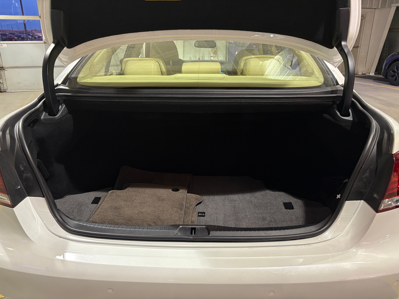 Thumbnail: 2013 Lexus LS - 6