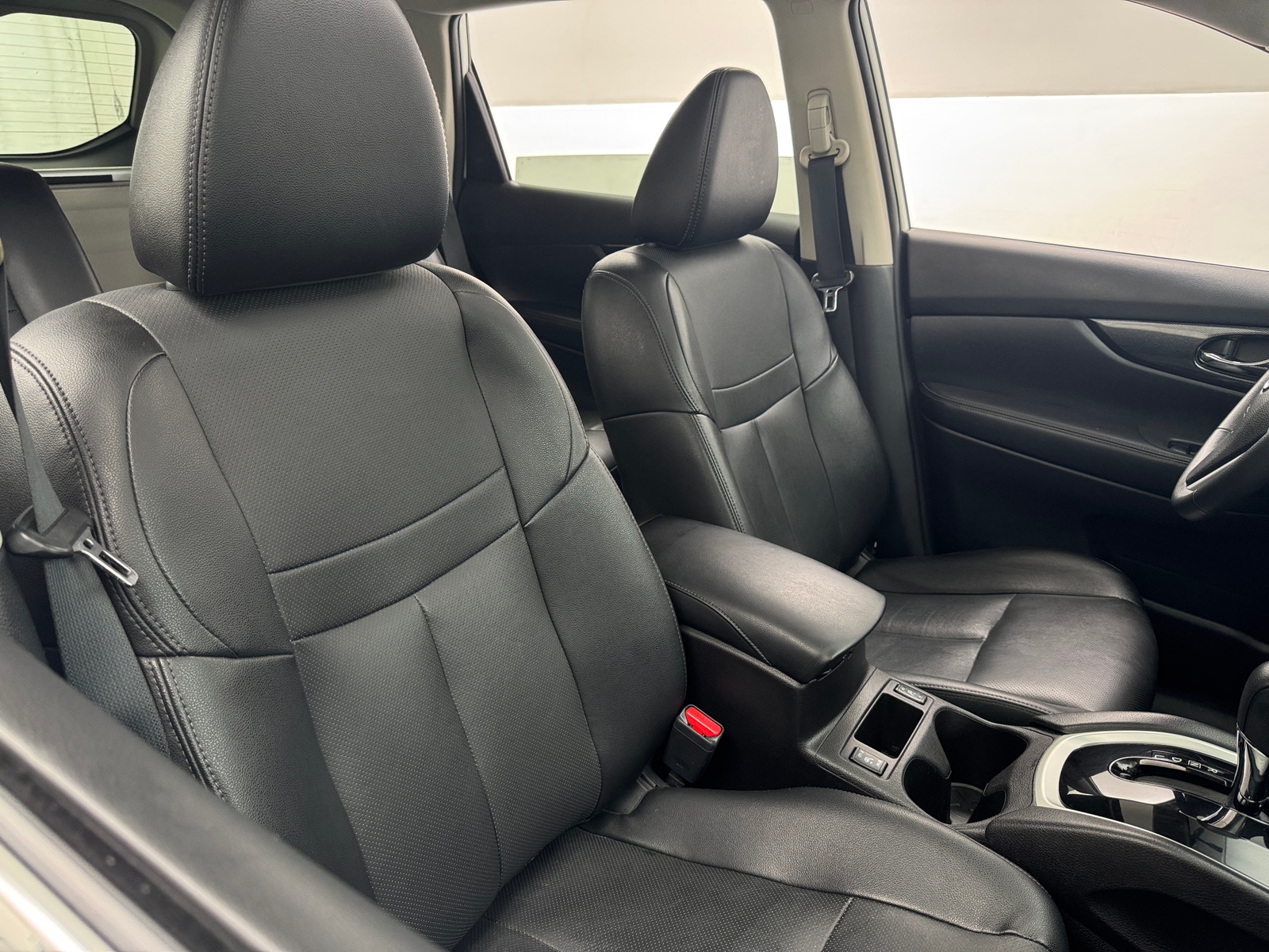 Thumbnail: 2016 Nissan Rogue - 2