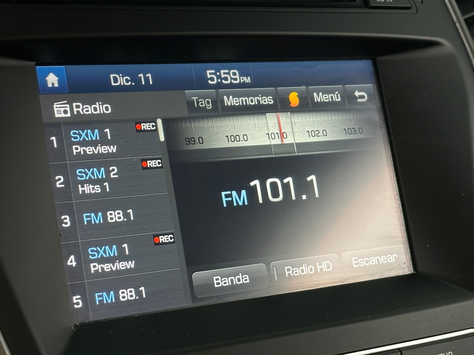 Thumbnail: 2017 Hyundai Santa Fe - 4