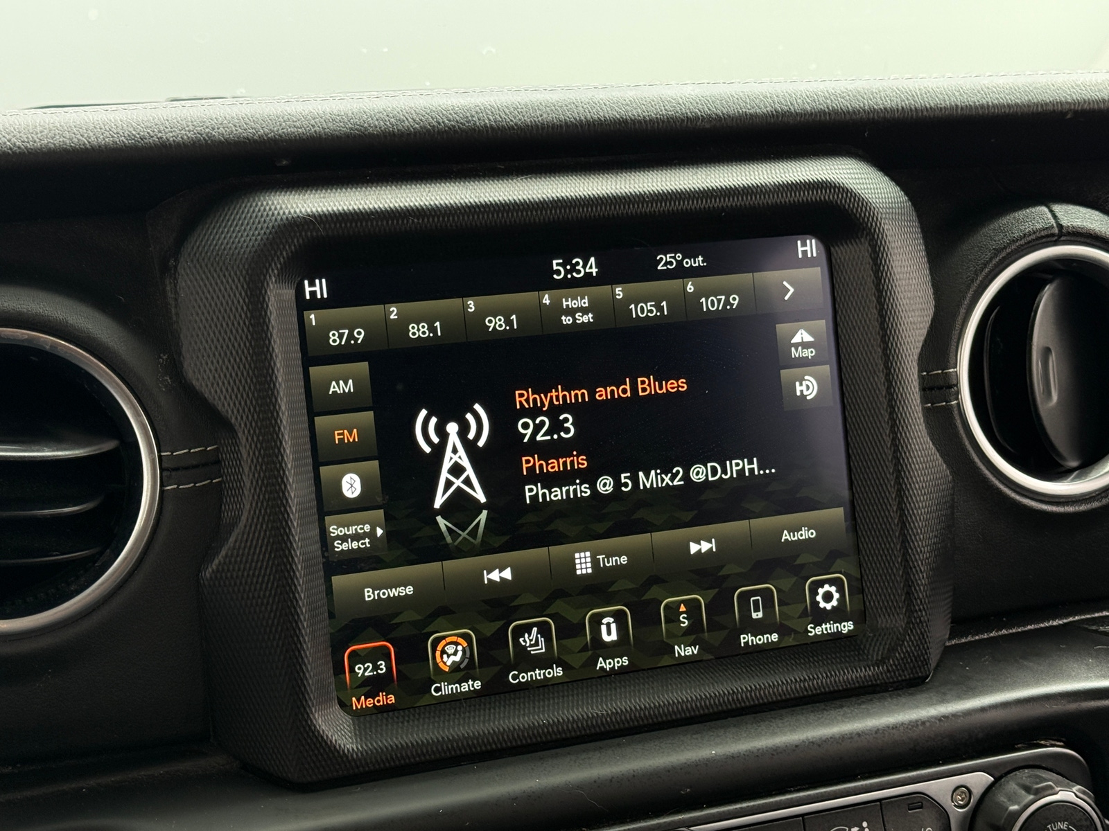 Thumbnail: 2023 Jeep Wrangler - 3