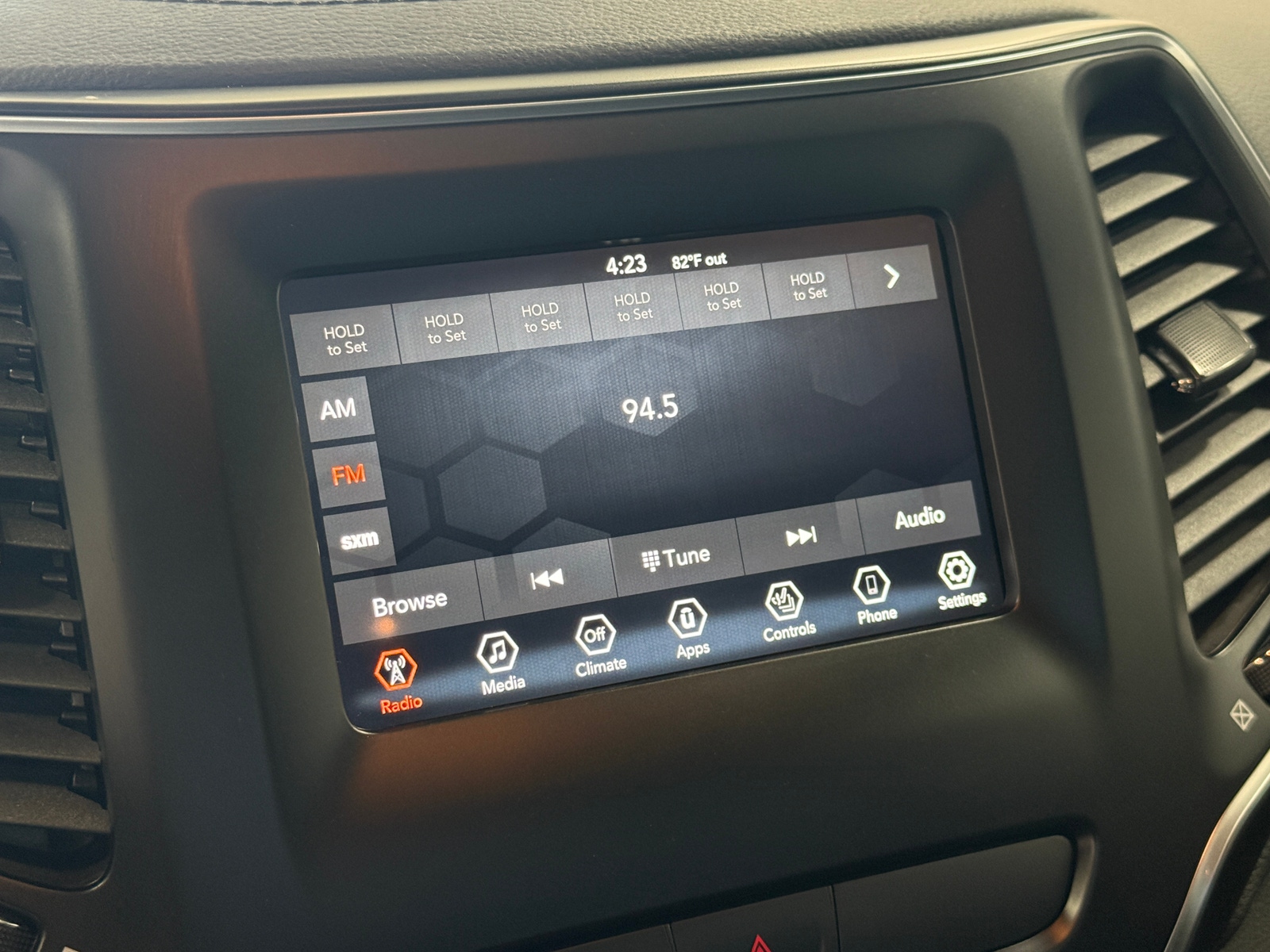 Thumbnail: 2019 Jeep Cherokee - 4