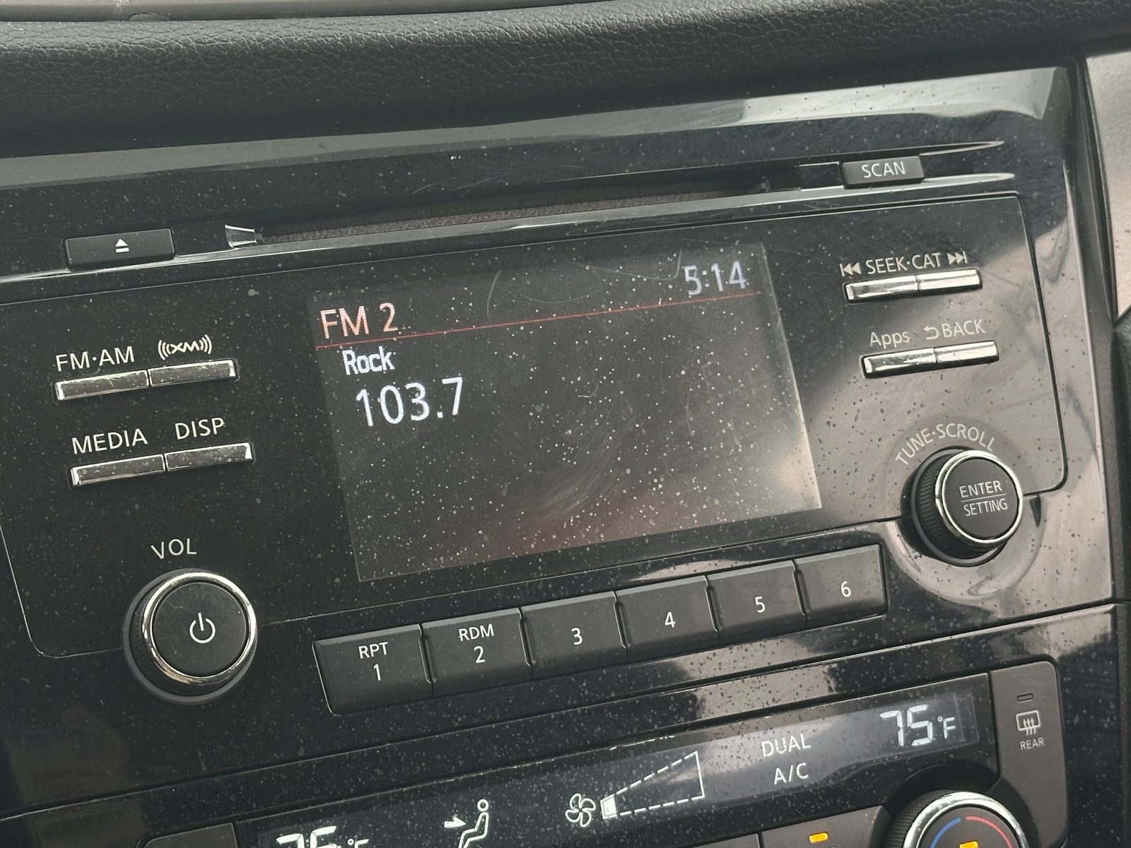 Thumbnail: 2016 Nissan Rogue - 4