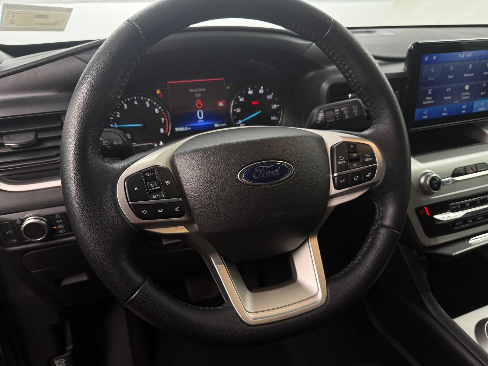 Thumbnail: 2022 Ford Explorer - 5