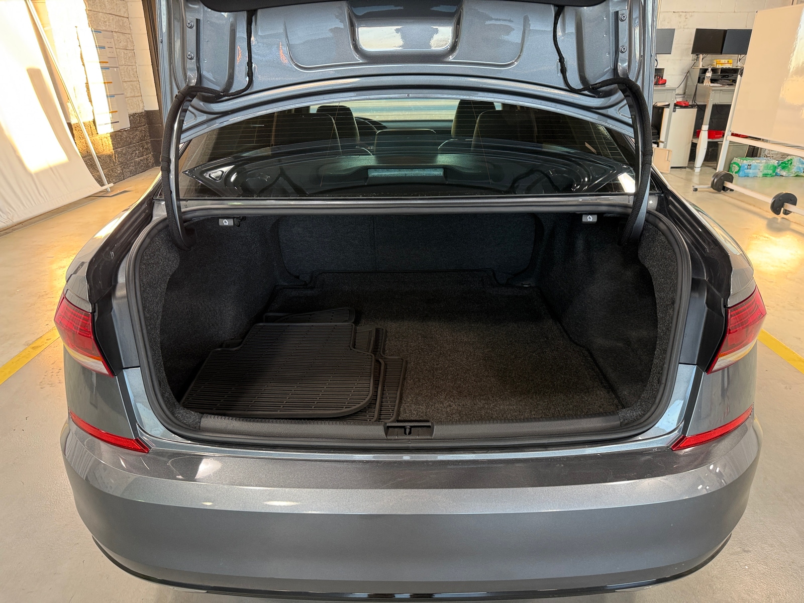 Thumbnail: 2020 Volkswagen Passat - 6