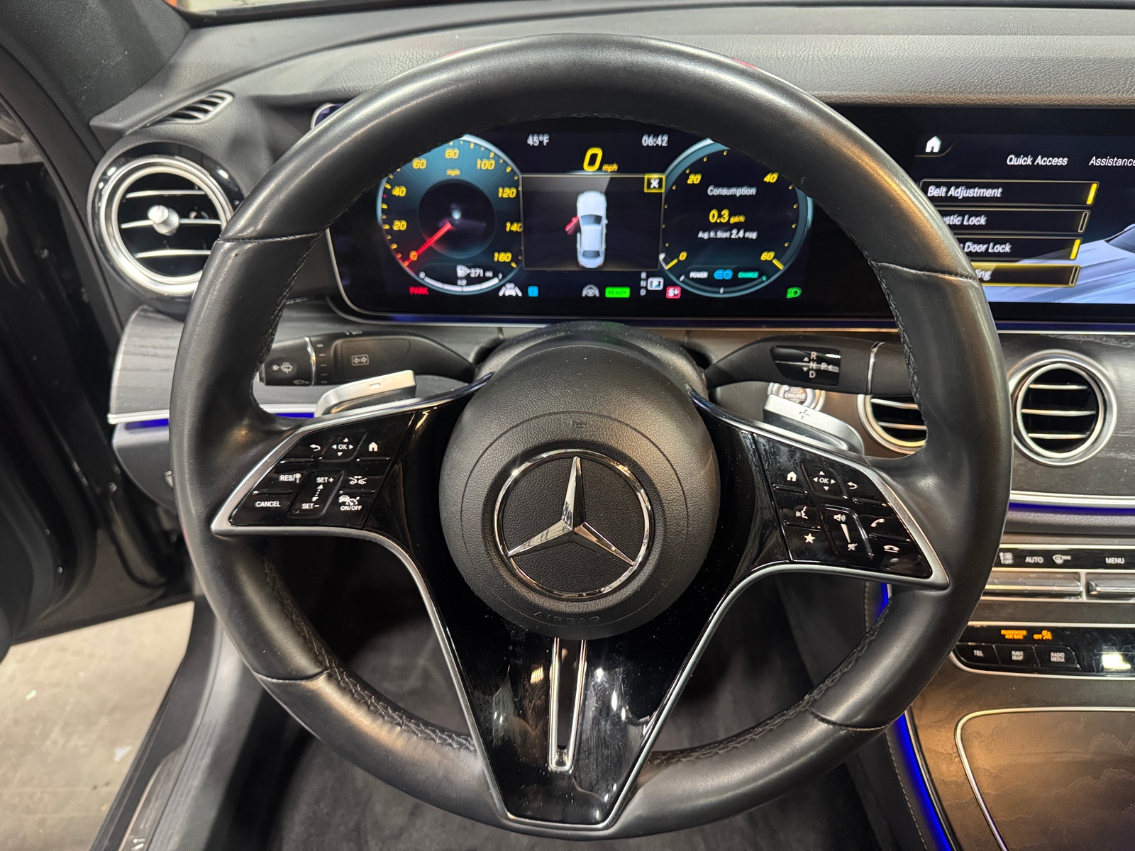 Thumbnail: 2023 Mercedes-Benz E-Class - 4