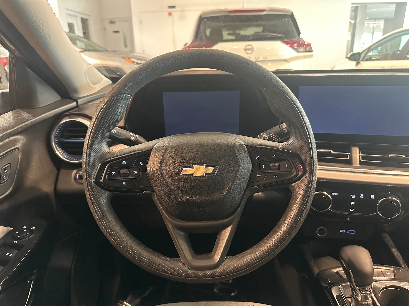 Thumbnail: 2025 Chevrolet Trax - 5