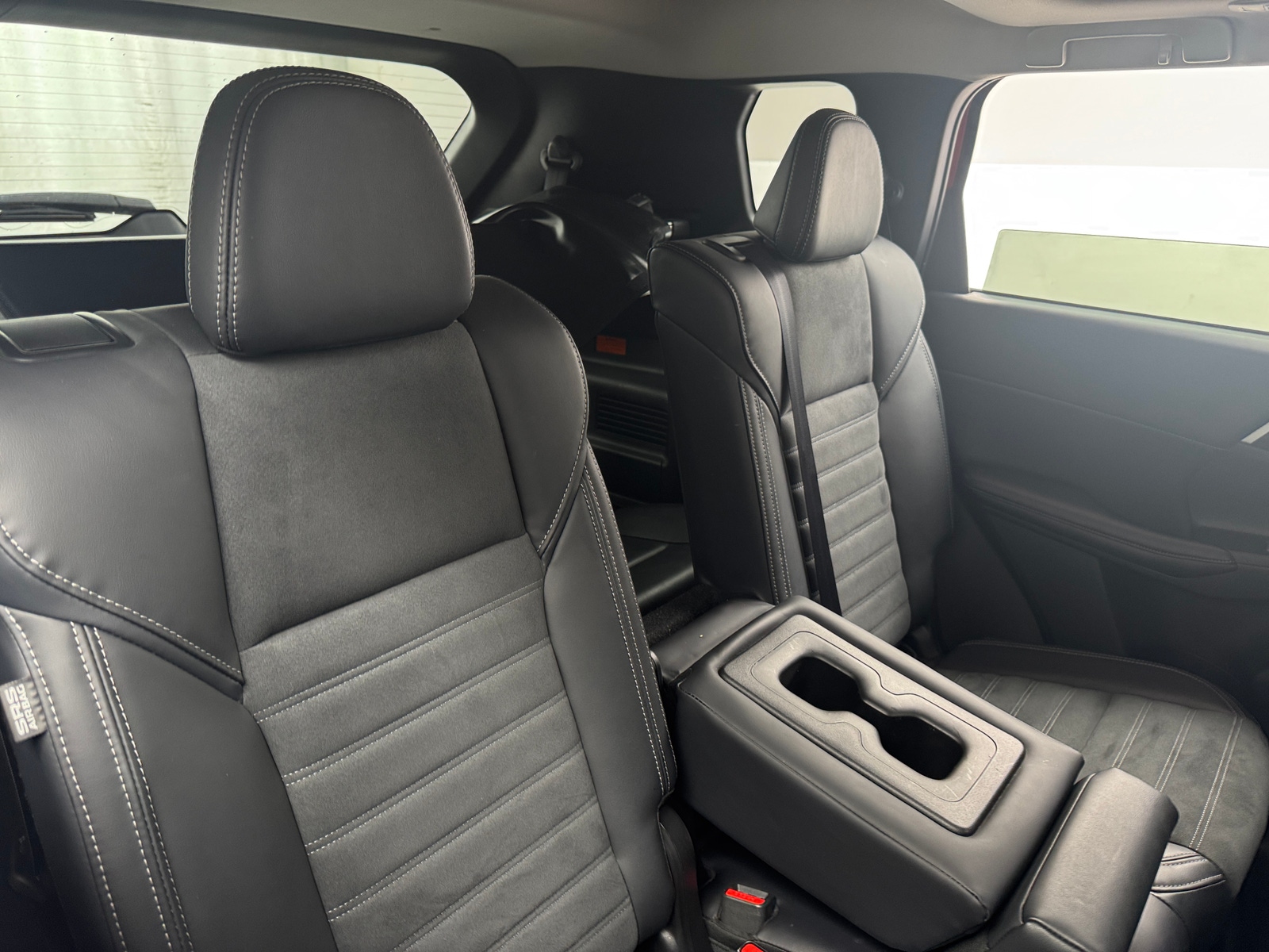 Thumbnail: 2025 Mitsubishi Outlander - 5