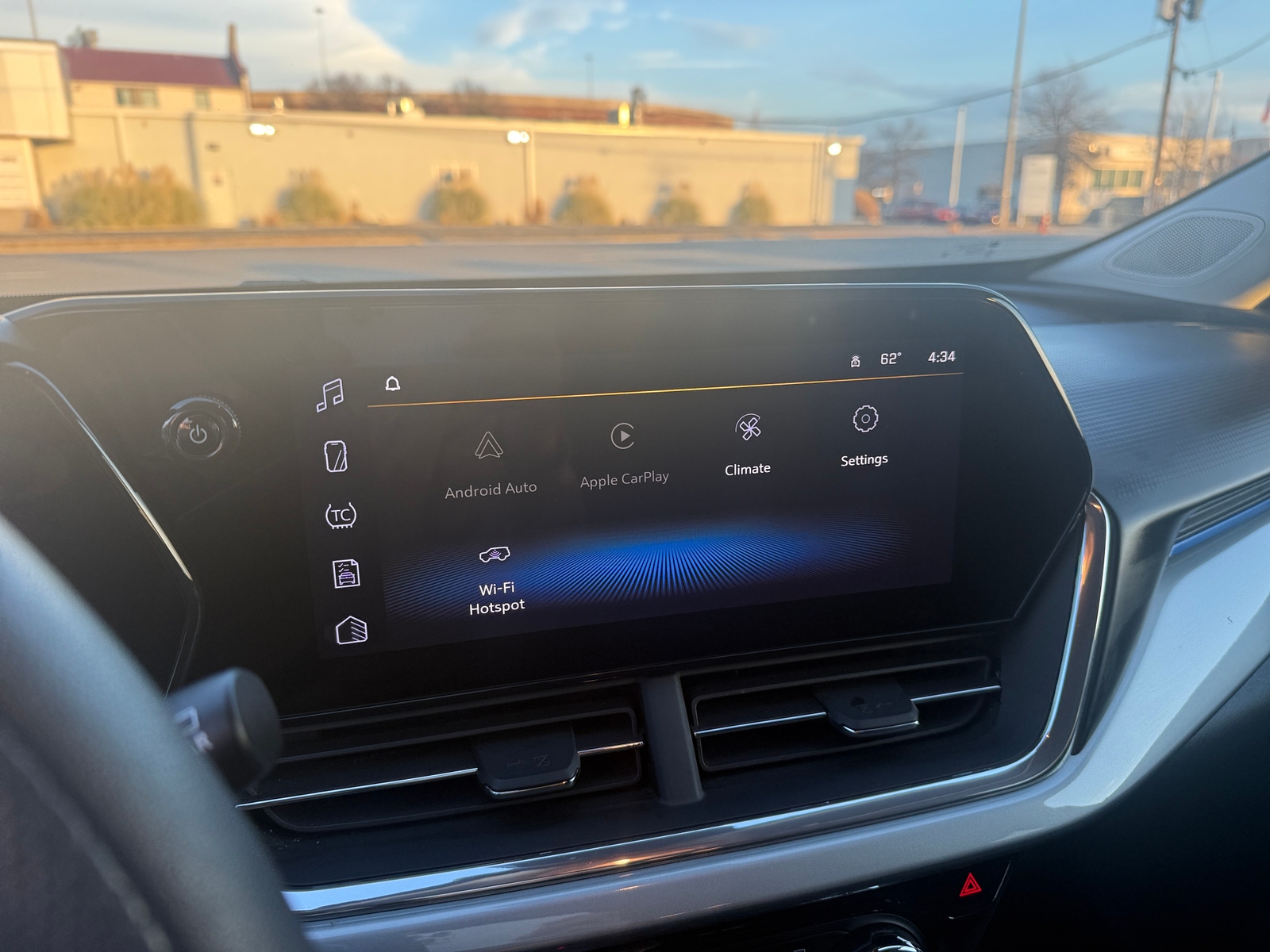 Thumbnail: 2025 Chevrolet Trax - 4