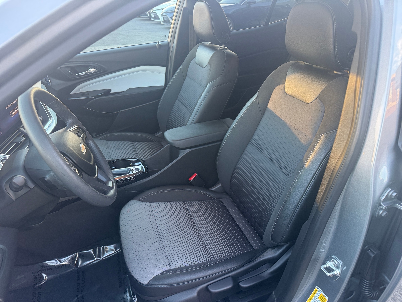 Thumbnail: 2025 Chevrolet Trax - 2