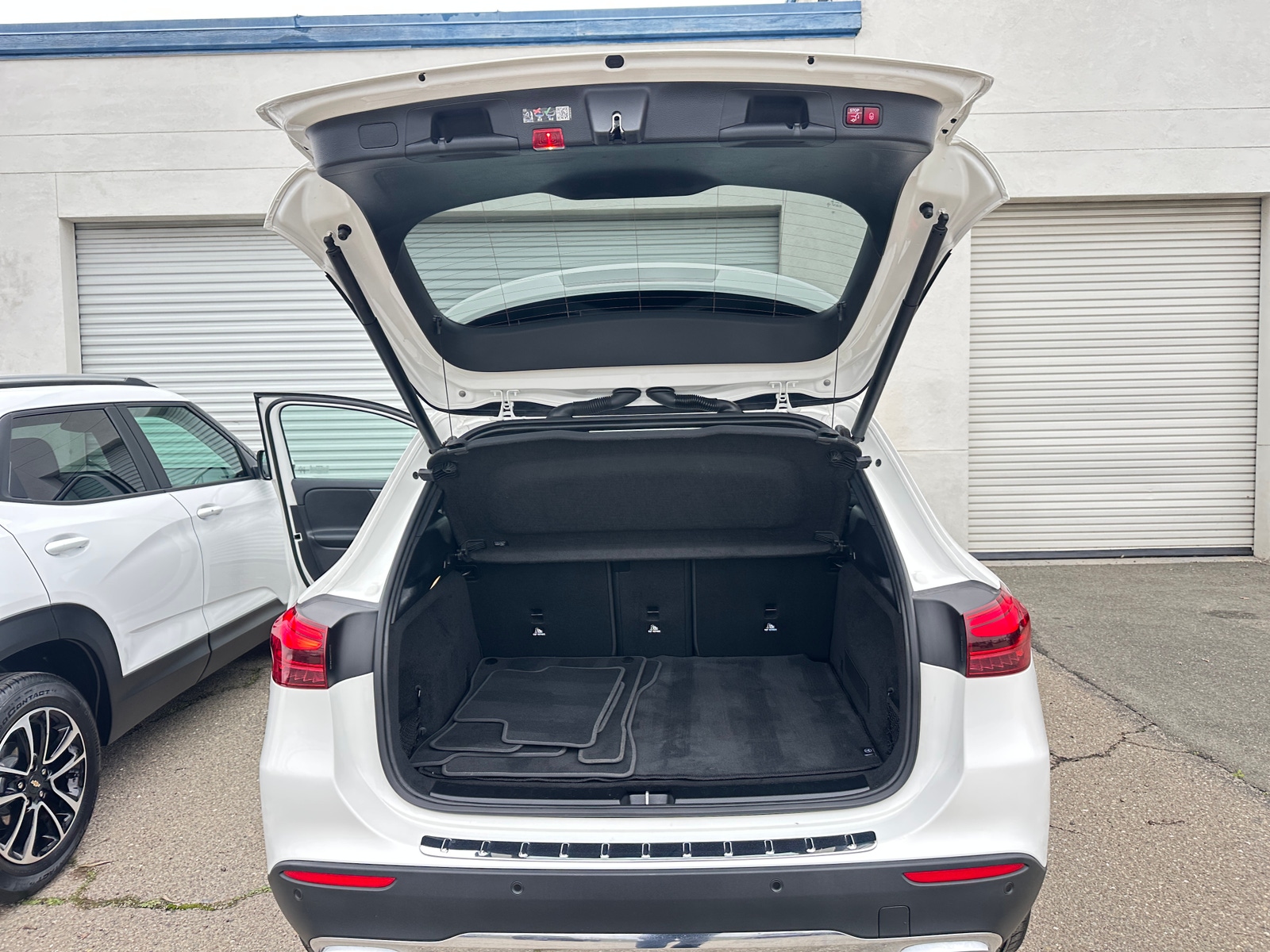 Thumbnail: 2025 Mercedes-Benz GLA - 6