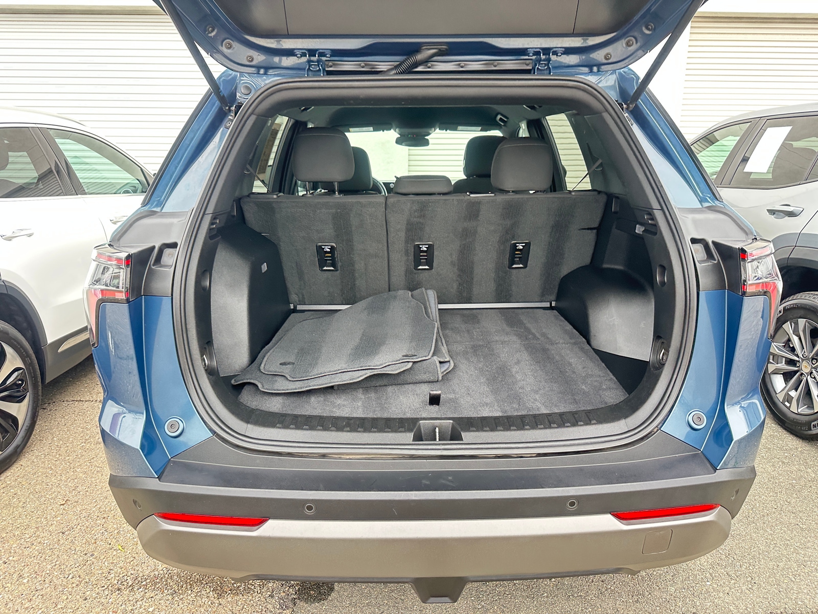 Thumbnail: 2025 Chevrolet Equinox - 6