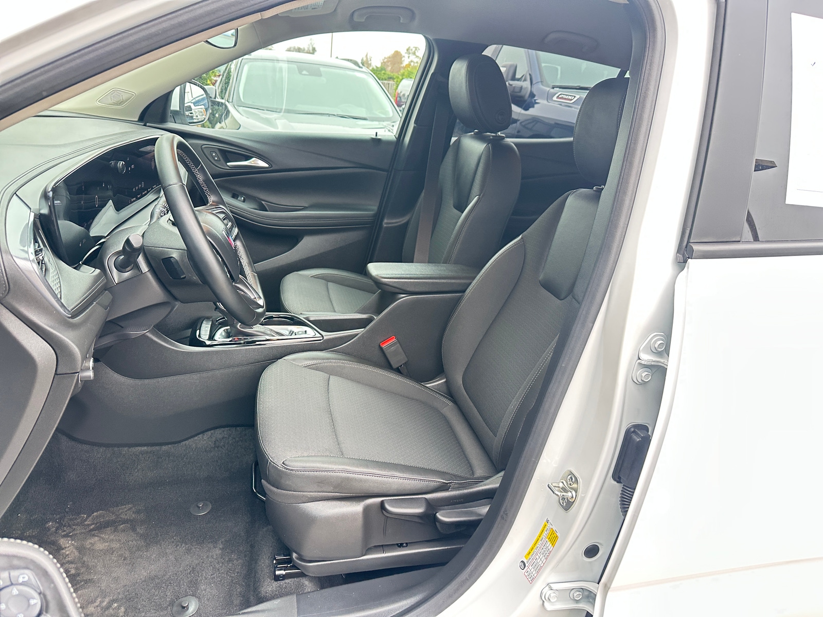 Thumbnail: 2025 Buick Encore GX - 2