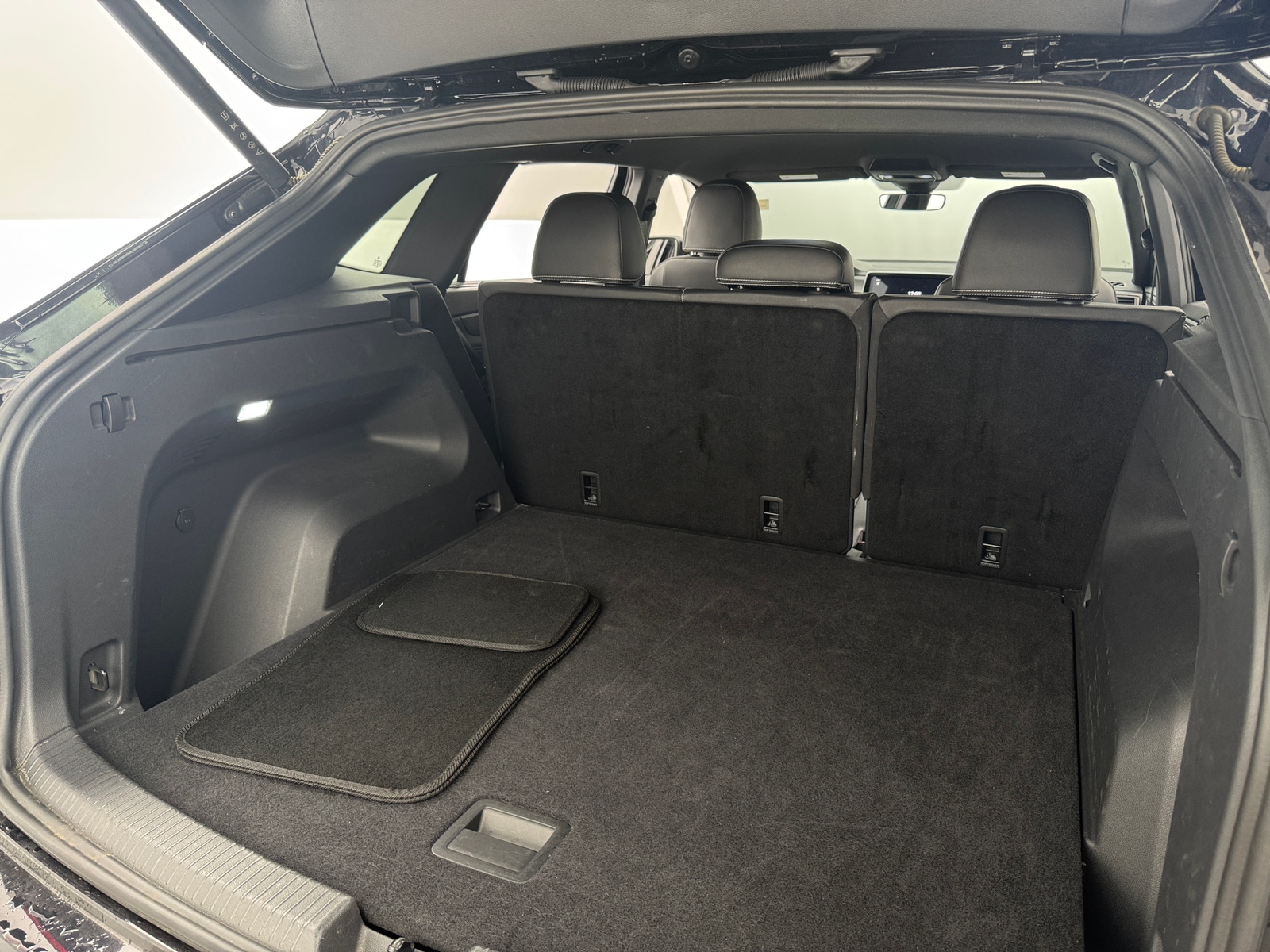 Thumbnail: 2025 Volkswagen Atlas - 6