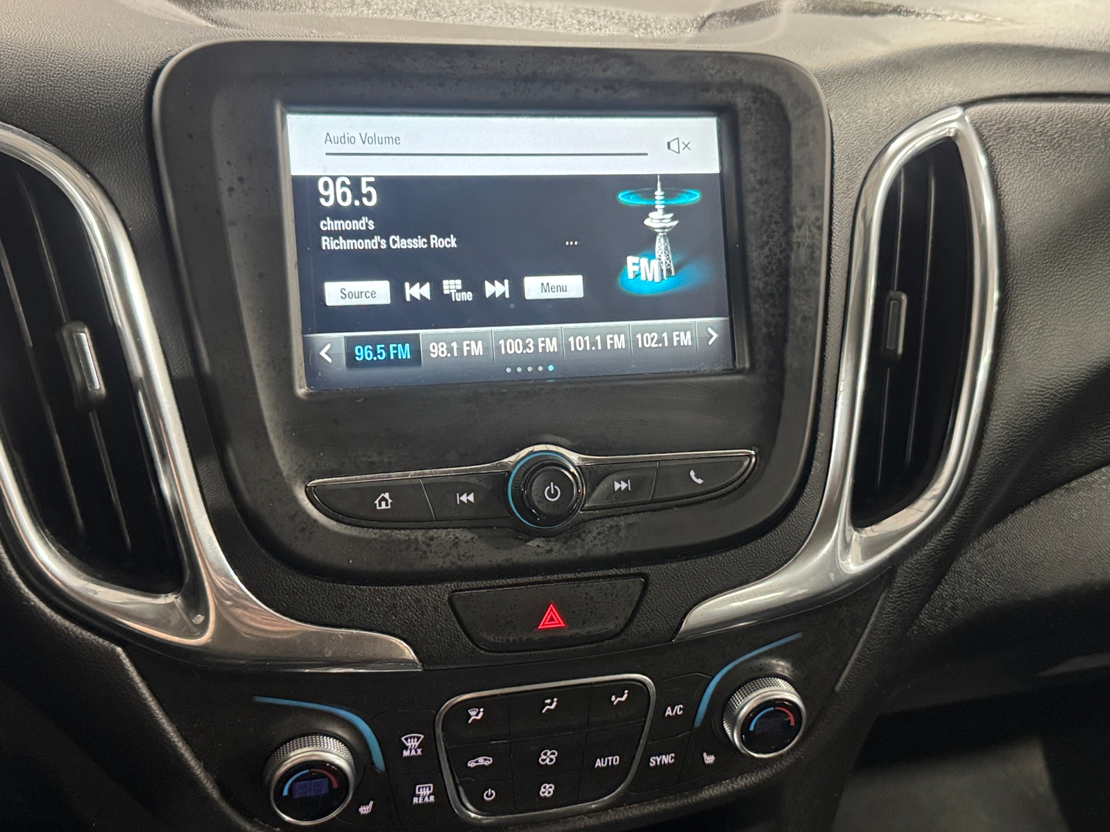 Thumbnail: 2018 Chevrolet Equinox - 4