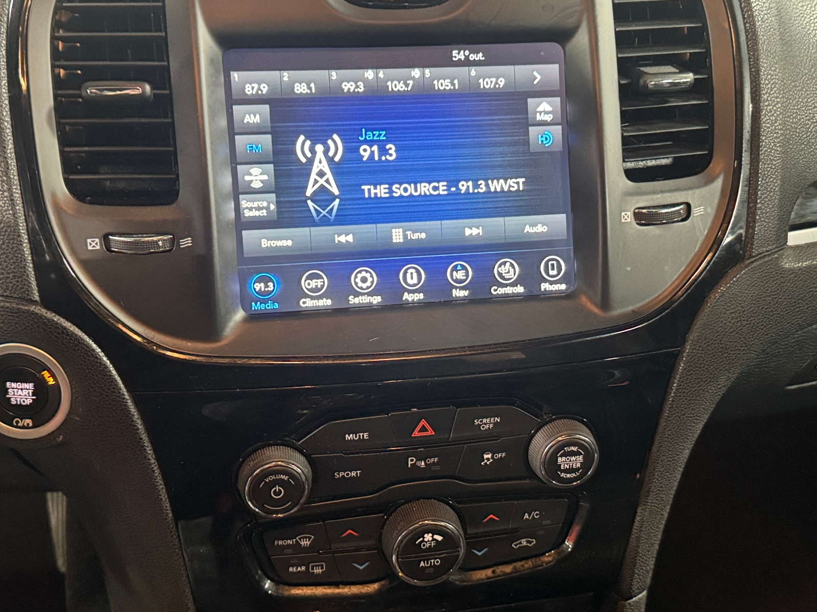 Thumbnail: 2021 Chrysler 300 - 3