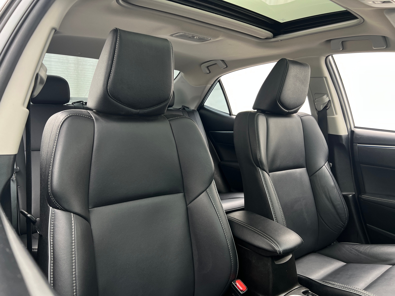 Thumbnail: 2015 Toyota Corolla - 2