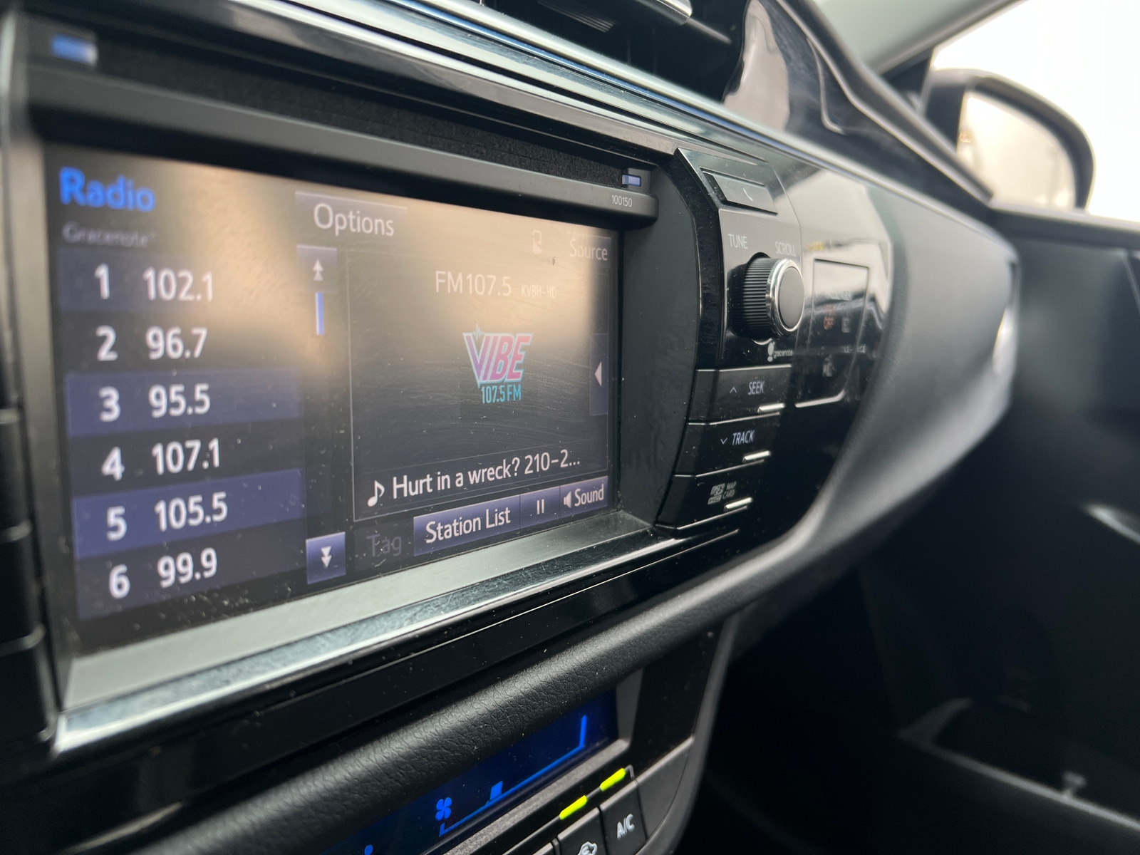 Thumbnail: 2015 Toyota Corolla - 4