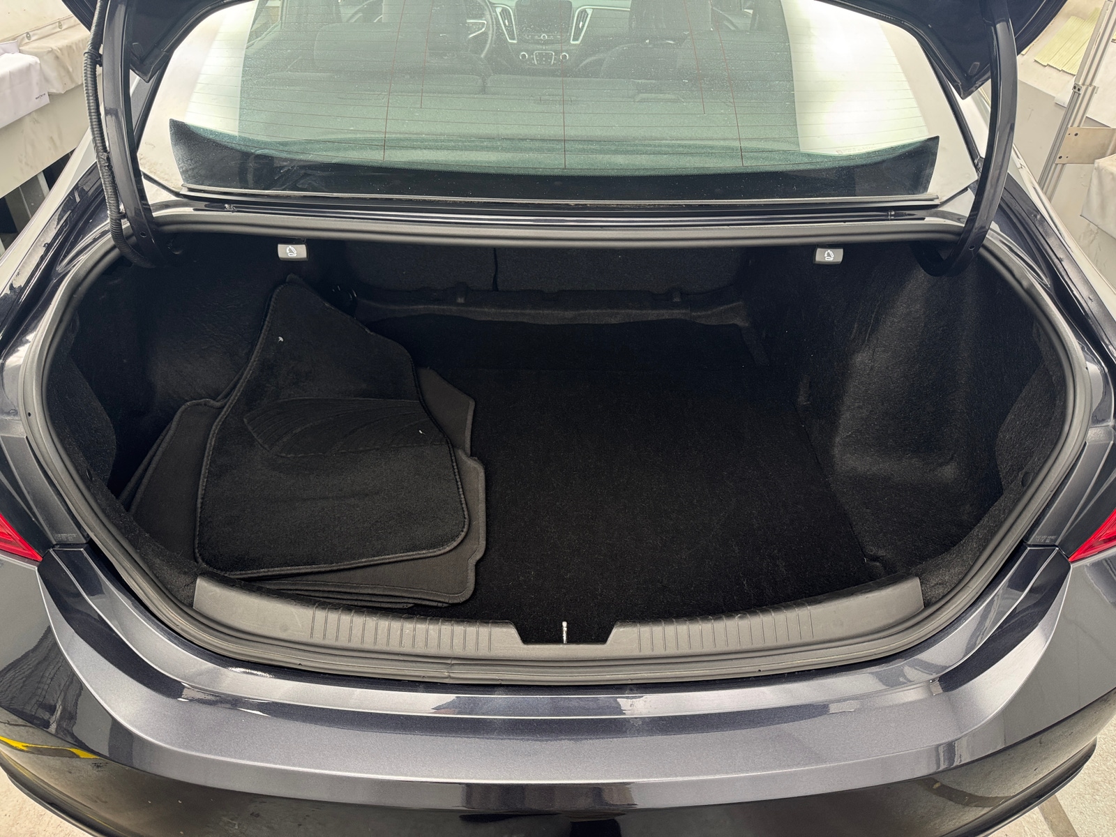 Thumbnail: 2023 Chevrolet Malibu - 7