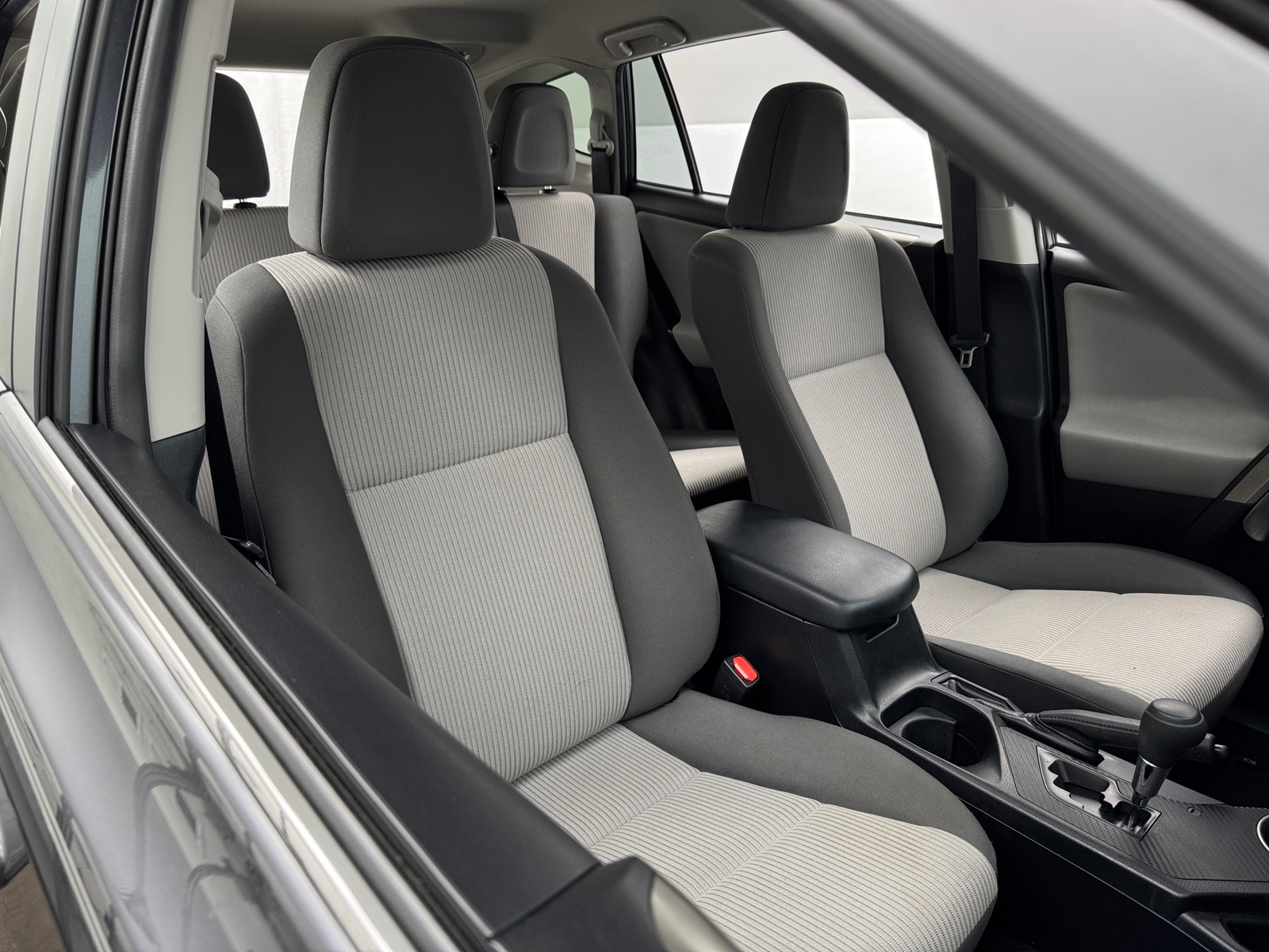 Thumbnail: 2015 Toyota RAV4 - 2