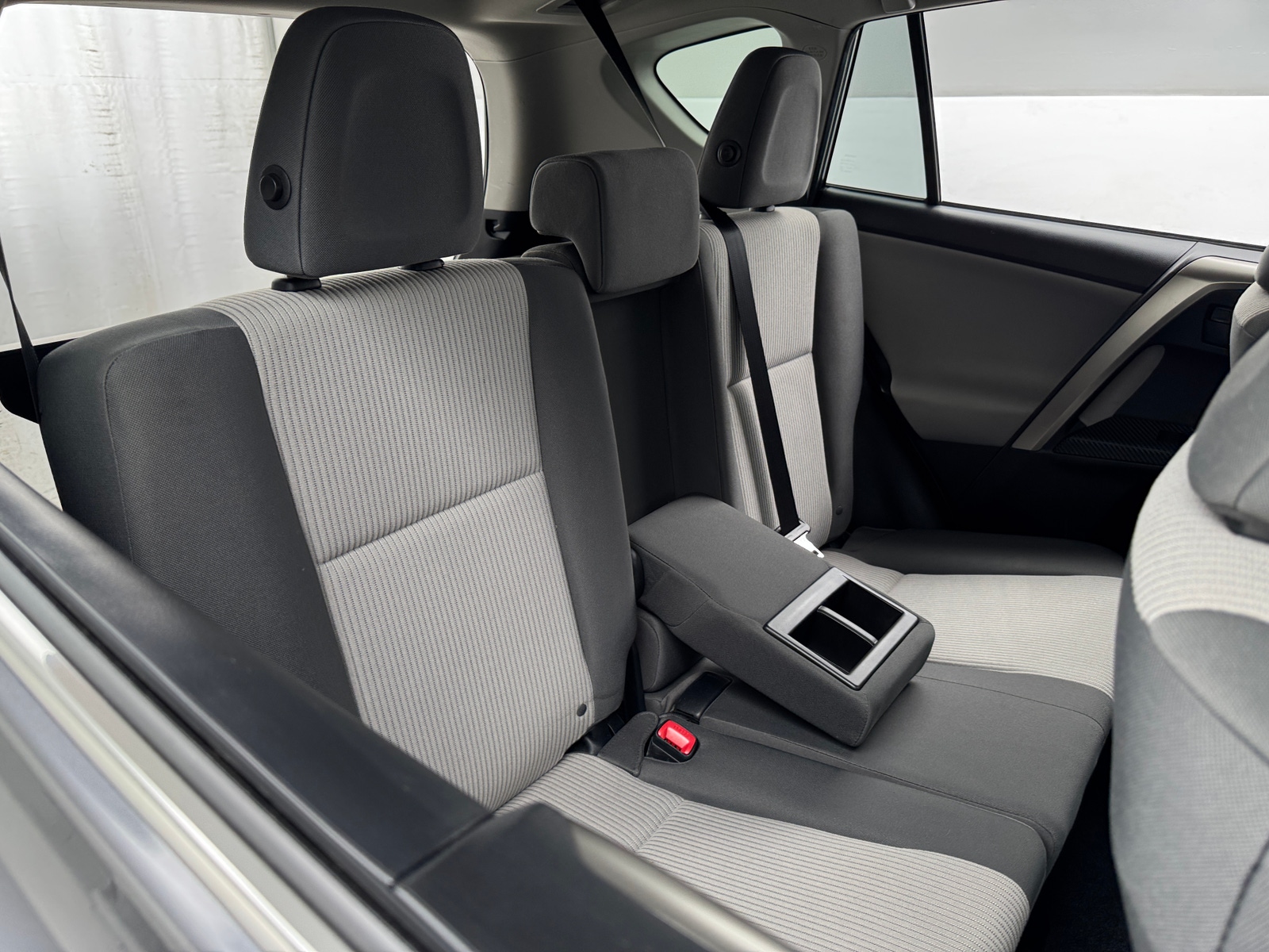 Thumbnail: 2015 Toyota RAV4 - 6