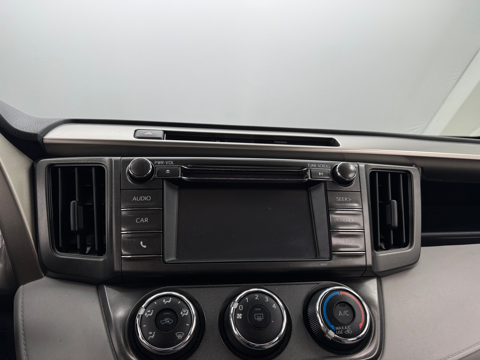 Thumbnail: 2015 Toyota RAV4 - 4