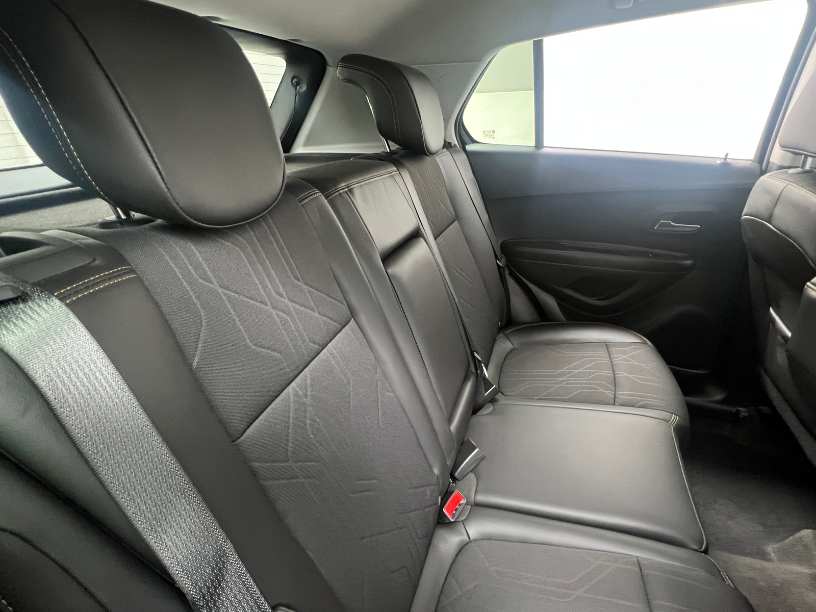 Thumbnail: 2022 Chevrolet Trax - 6