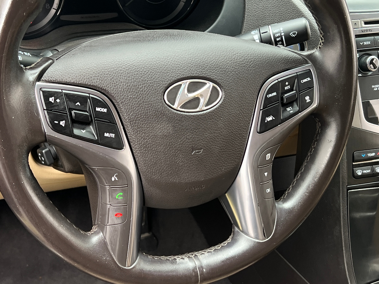 Thumbnail: 2016 Hyundai Azera - 4