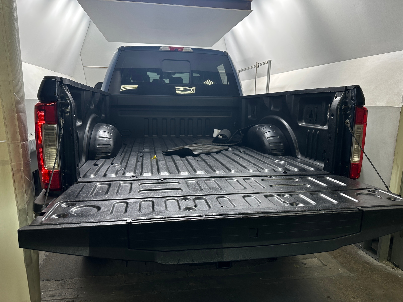 Thumbnail: 2019 Ford Econoline - 7