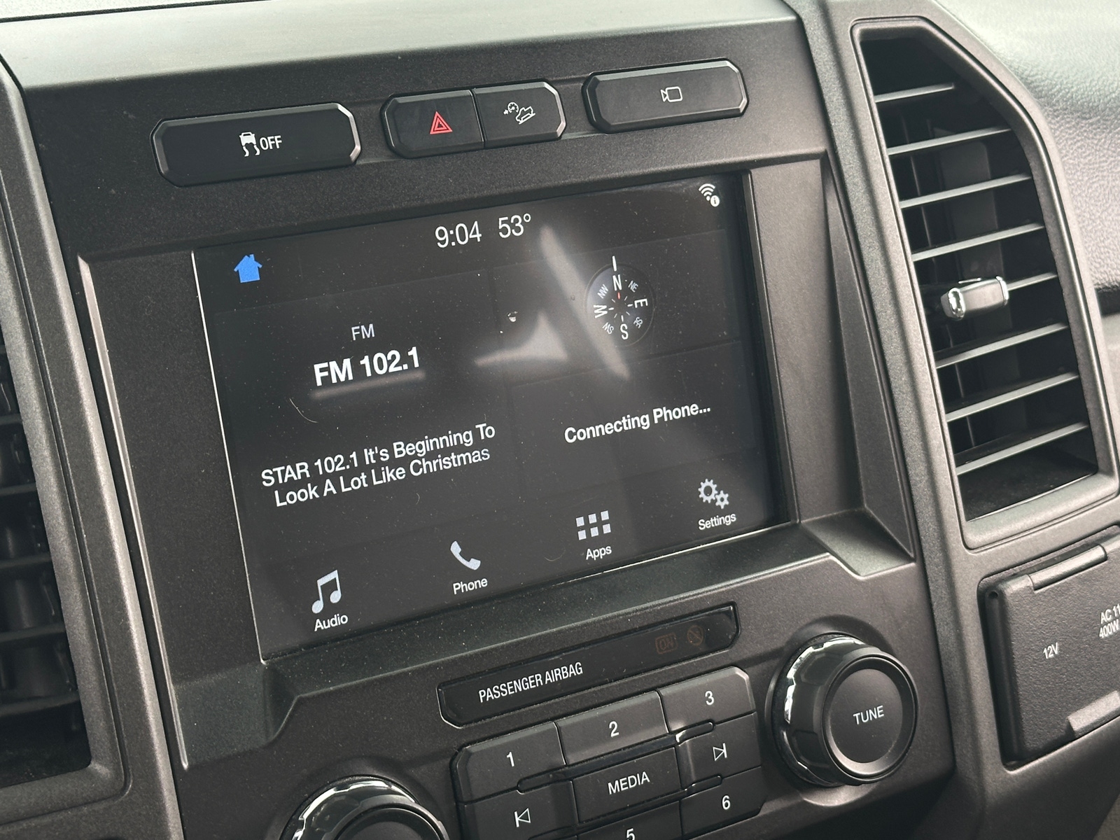 Thumbnail: 2019 Ford Econoline - 4