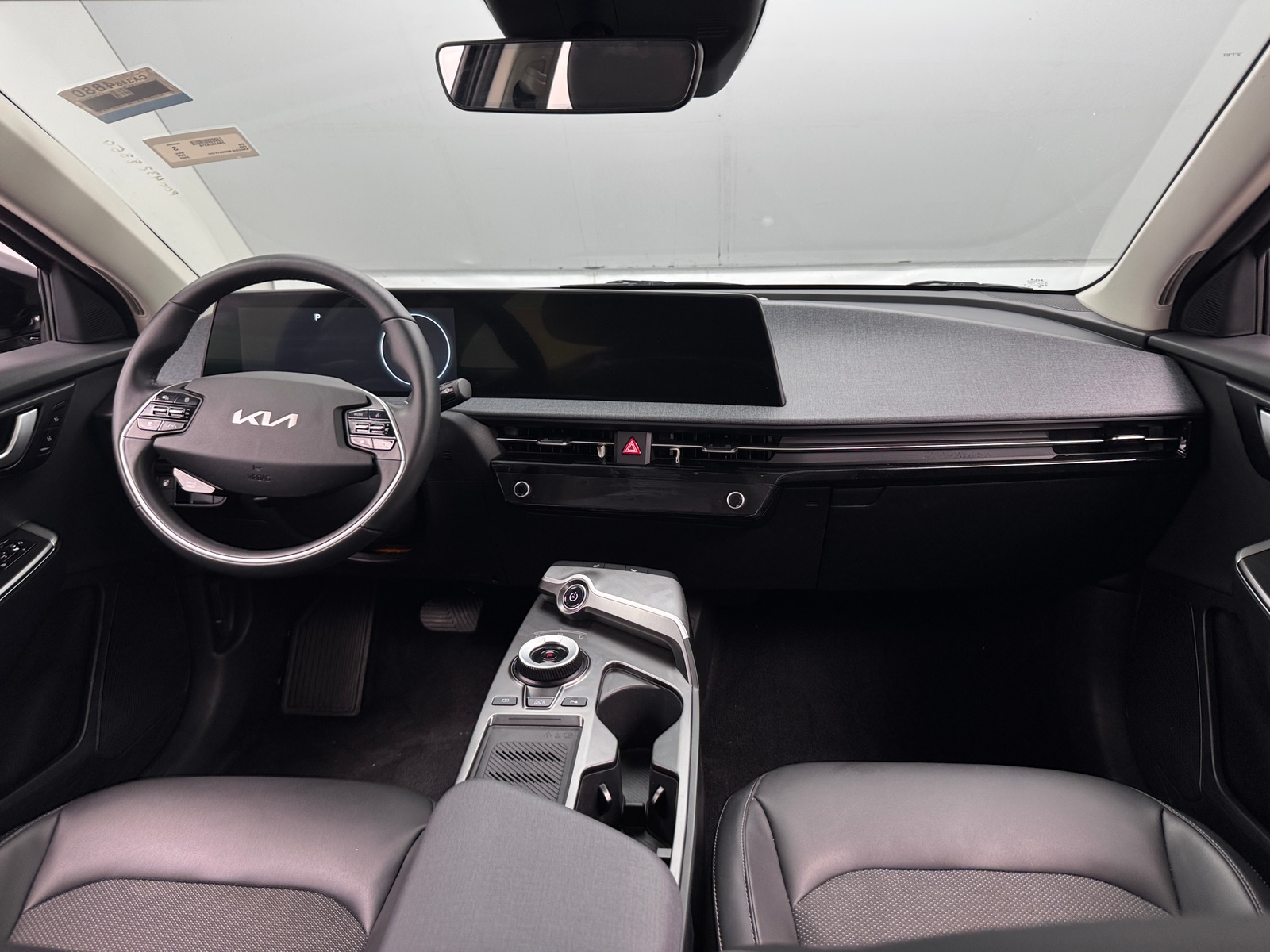 Thumbnail: 2023 Kia EV6 - 2