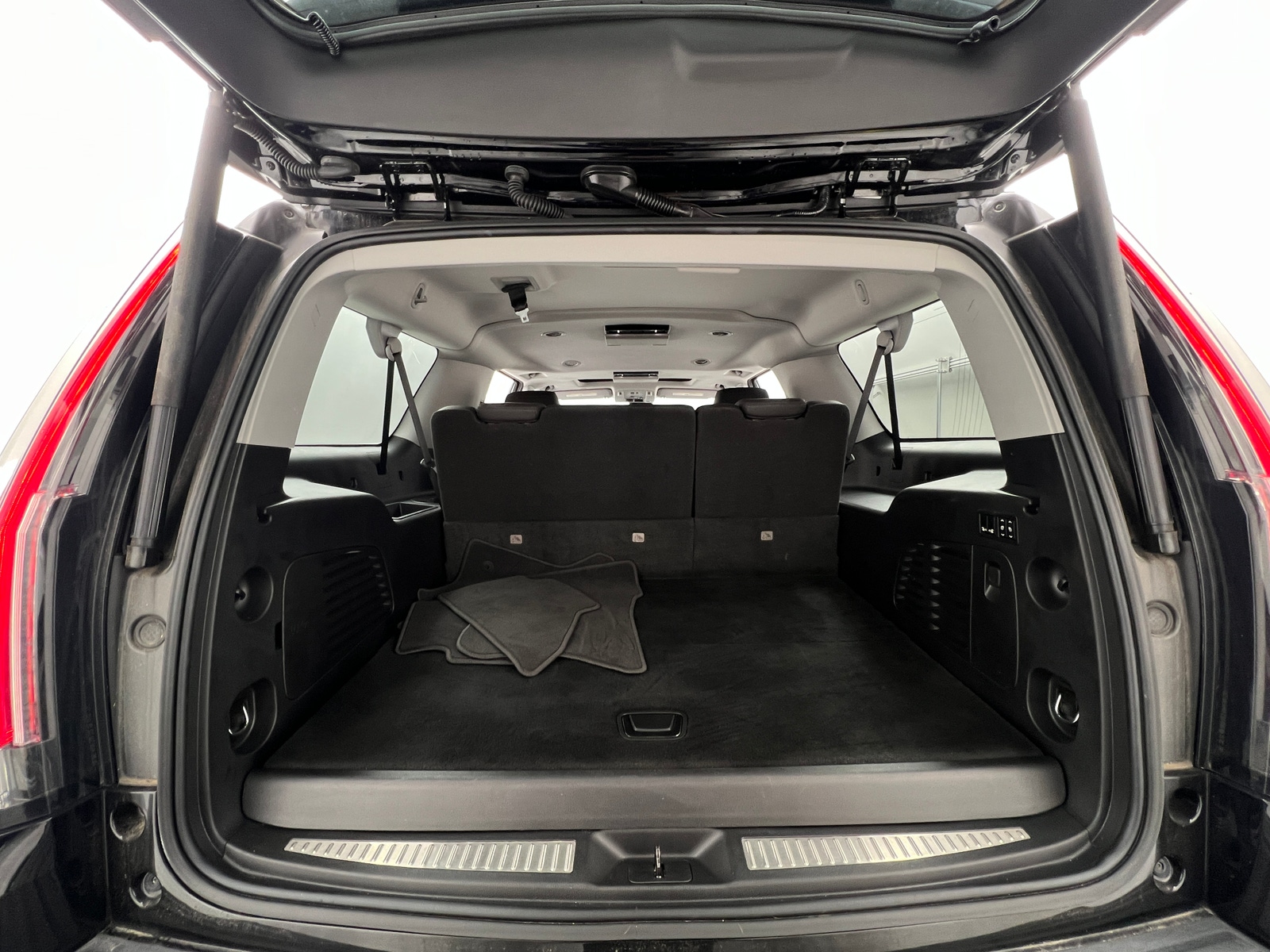 Thumbnail: 2020 Cadillac Escalade - 6