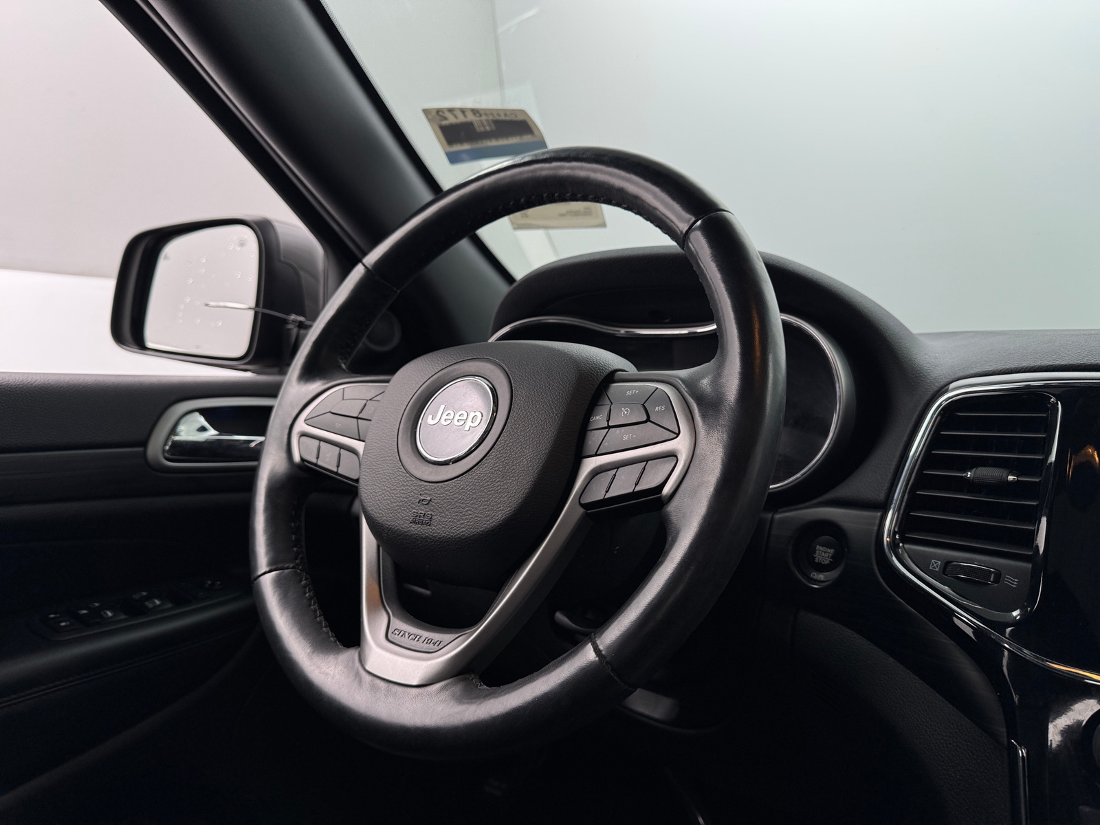 Thumbnail: 2020 Jeep Grand Cherokee - 5