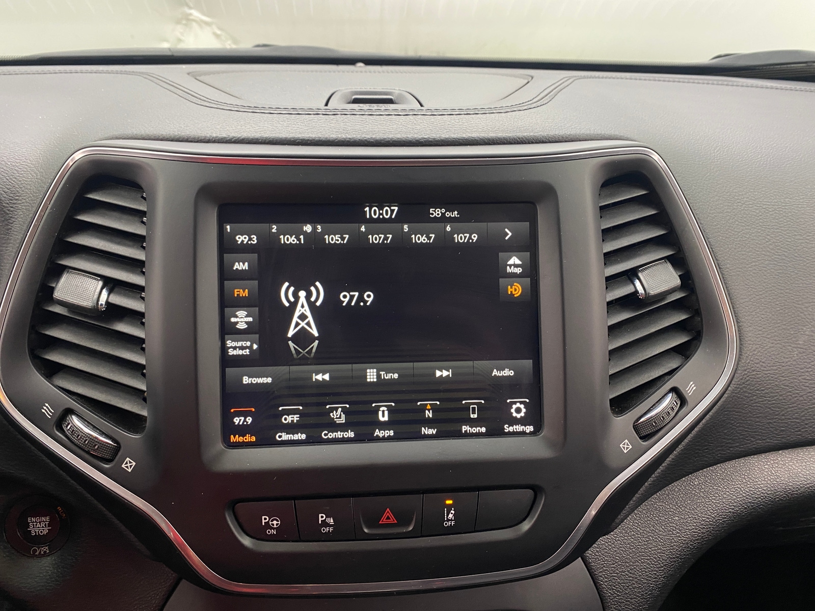 Thumbnail: 2023 Jeep Cherokee - 3