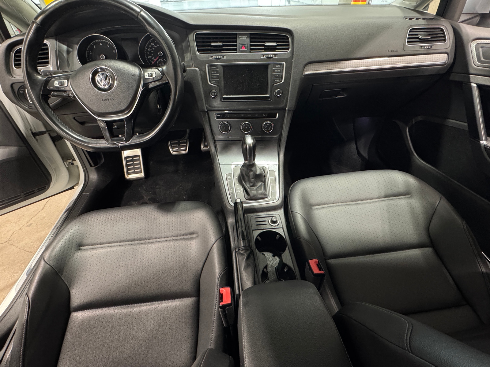 Thumbnail: 2017 Volkswagen Golf - 2