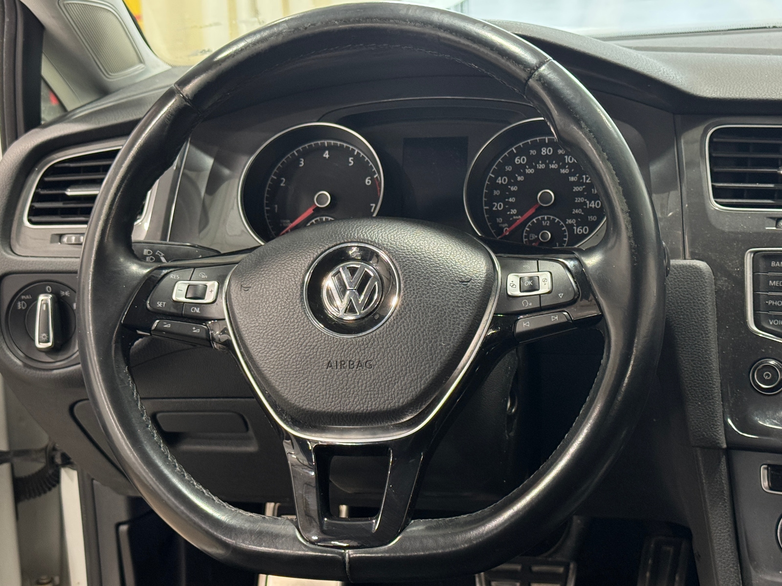 Thumbnail: 2017 Volkswagen Golf - 4